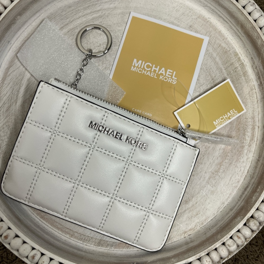 Michael Kors White Quilted Keychain Wallet